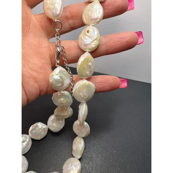 Cultured freshwater coin pearl necklace with sterling silver clasp and extension - Picture 10 of 11